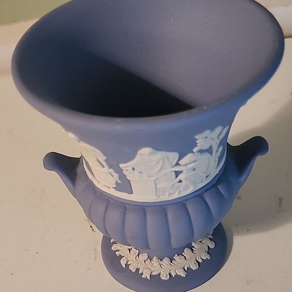 Classic Blue and White Mini Urn - Picture 2 of 9